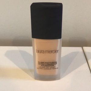 Laura Mercier Flawless Ultra Longwear Foundation
